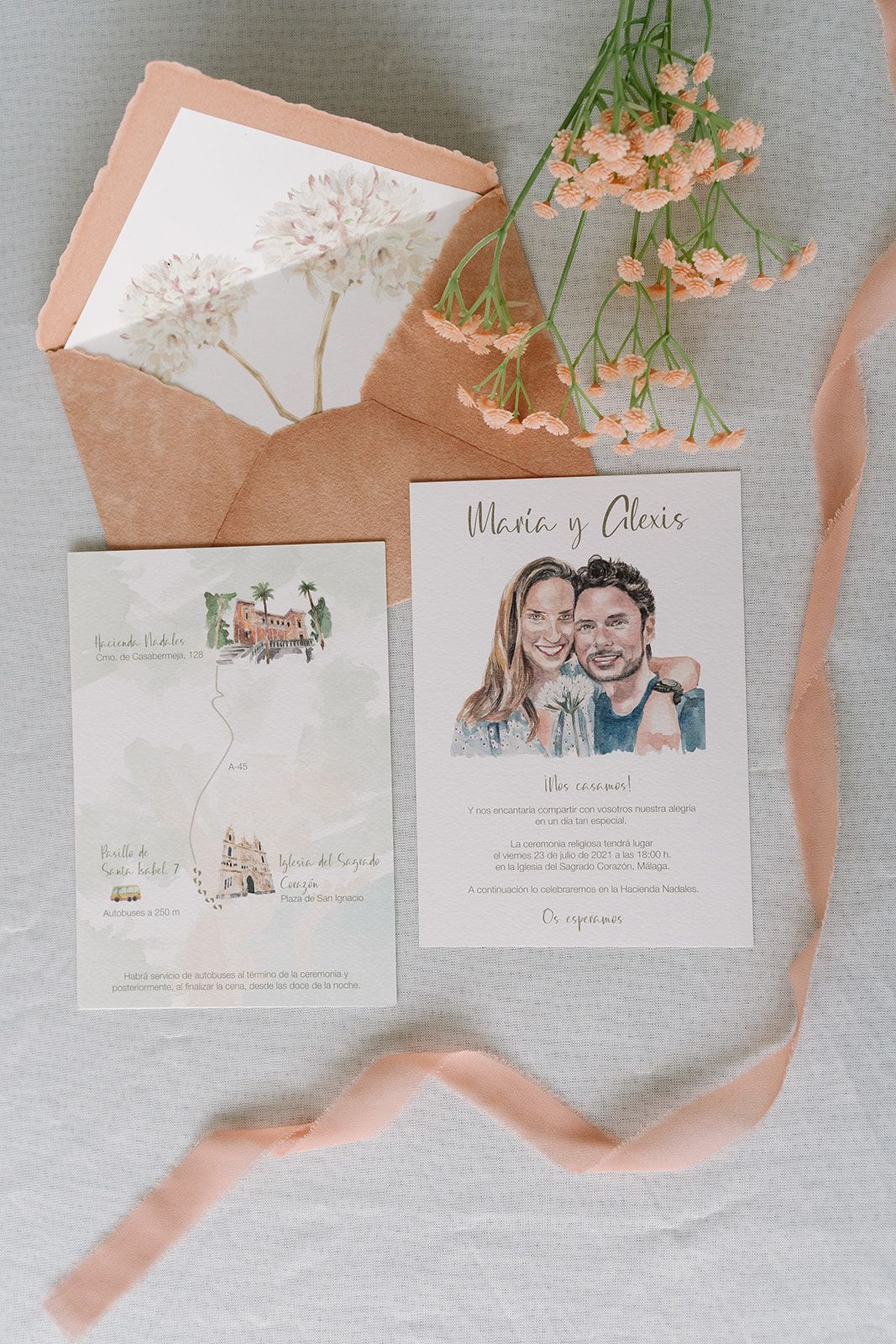 invitacion persoanlizada con retrato de los novios flores en acuarela