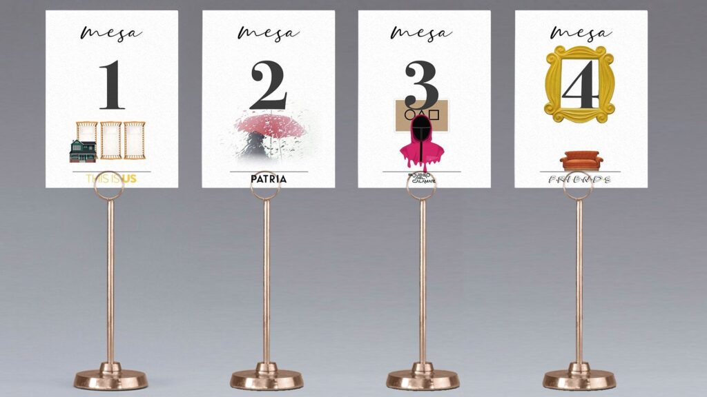 Meseros de boda personalizados con temática series