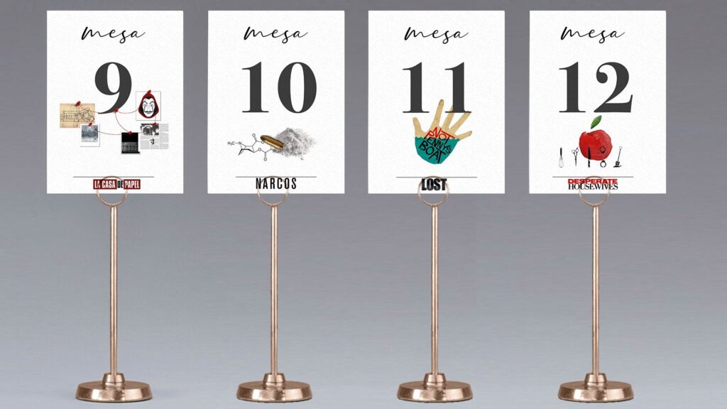 Meseros de boda personalizados con temática series