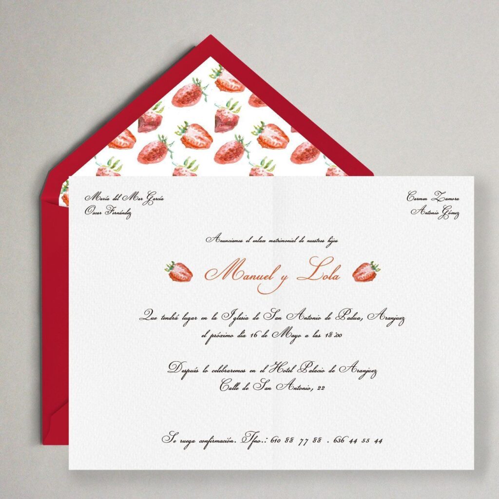 sobre forrado fresas e invitacion clasica