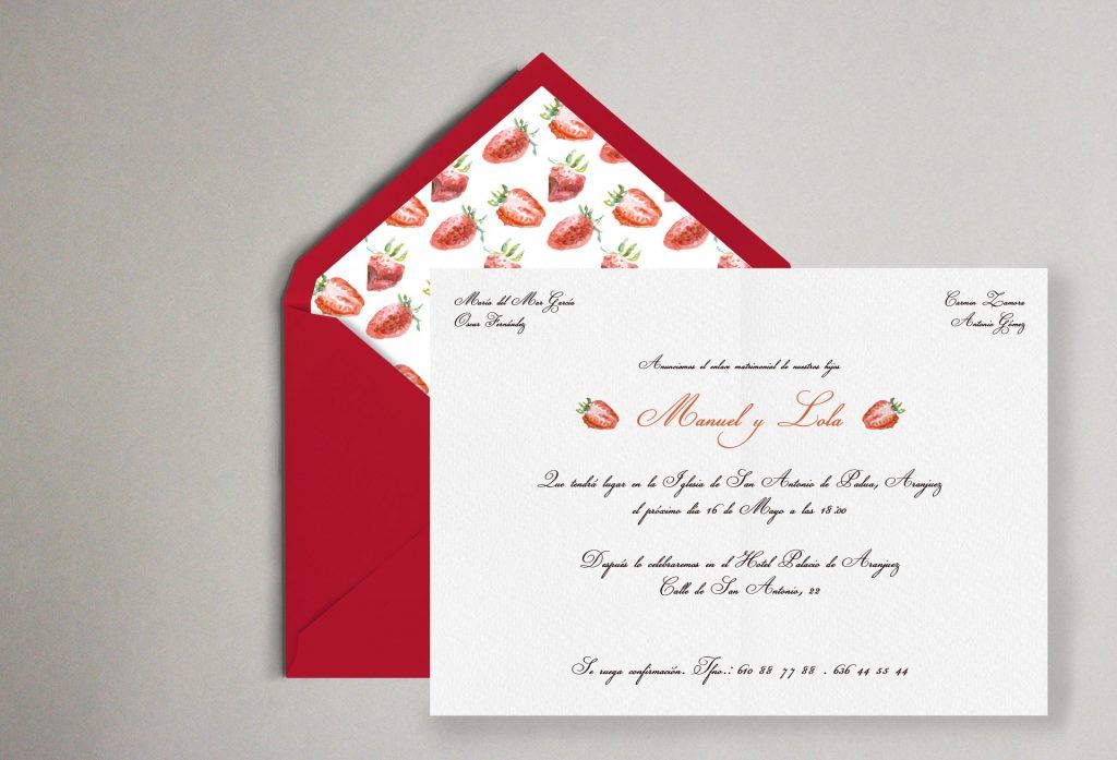 sobre forrado fresas e invitacion clasica