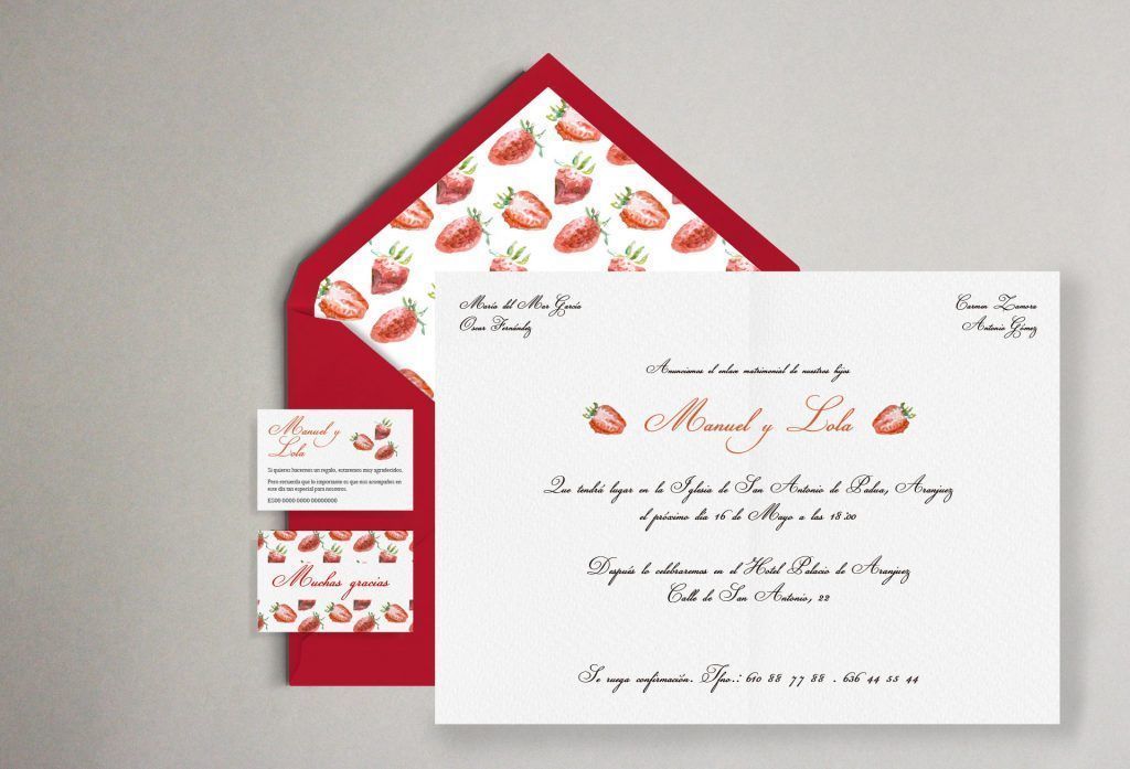 sobre forrado fresas e invitacion clasica