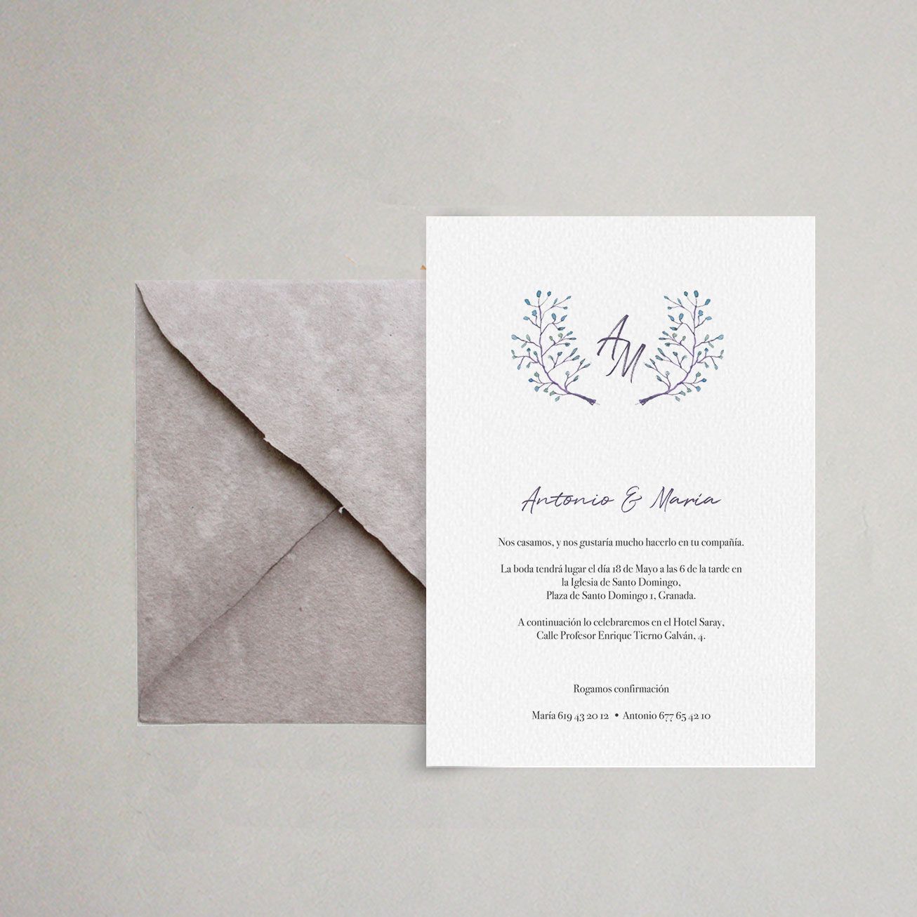 Invitación sobre artesanal hojas flores delicada boda
