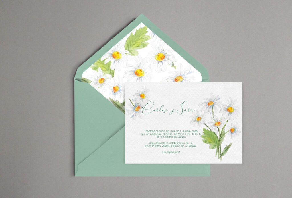 invitacion de boda con girasoles y sobre forrado artesanalmente con girasoles
