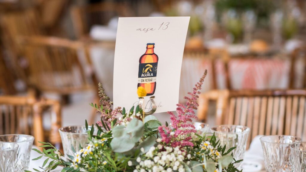 meseros de boda temarica cervezas
