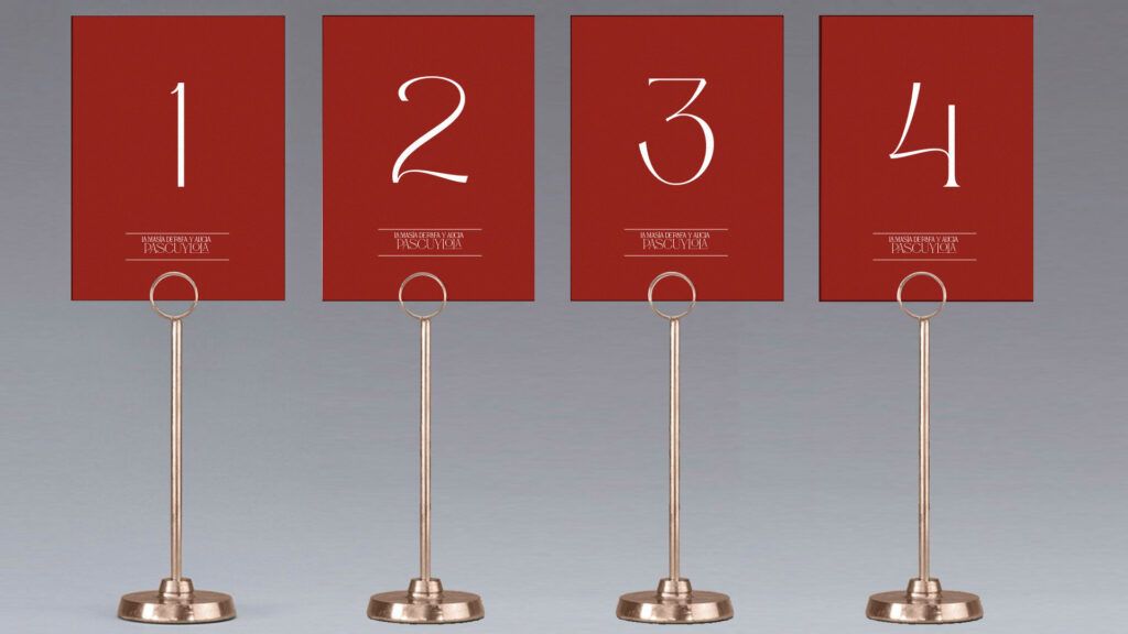 Meseros de boda personalizados para cóctel con diseño elegante