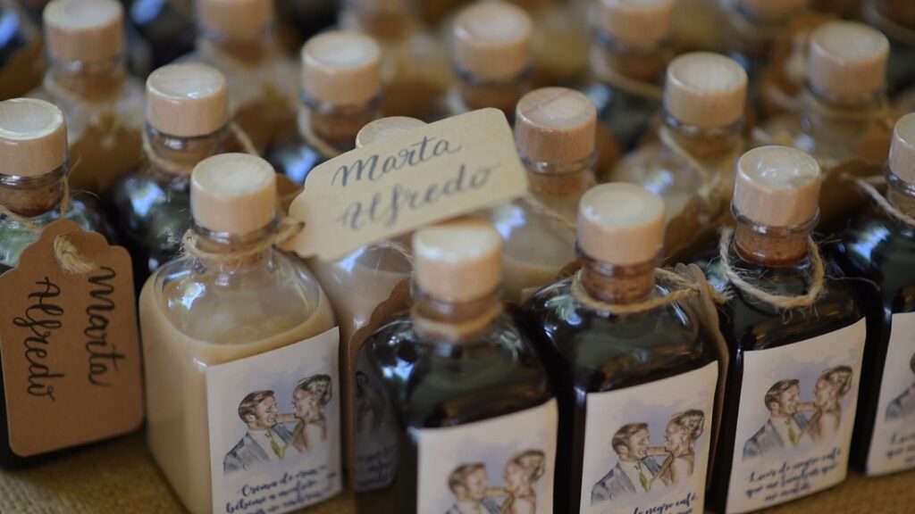 Etiqueta de boda personalizada con acuarela