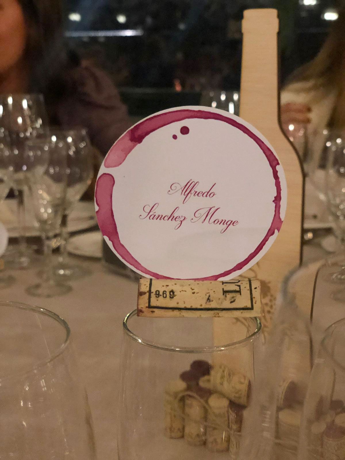 meseros con tematica de vino casa monico hola novias